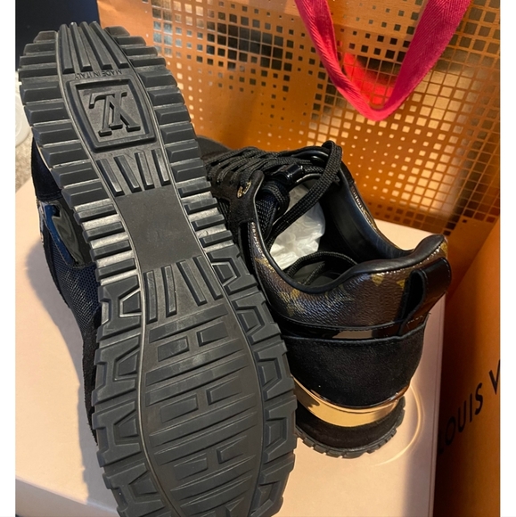 Louis Vuitton Run Away Women's Sneakers size 9-EUC - Picture 7 of 9